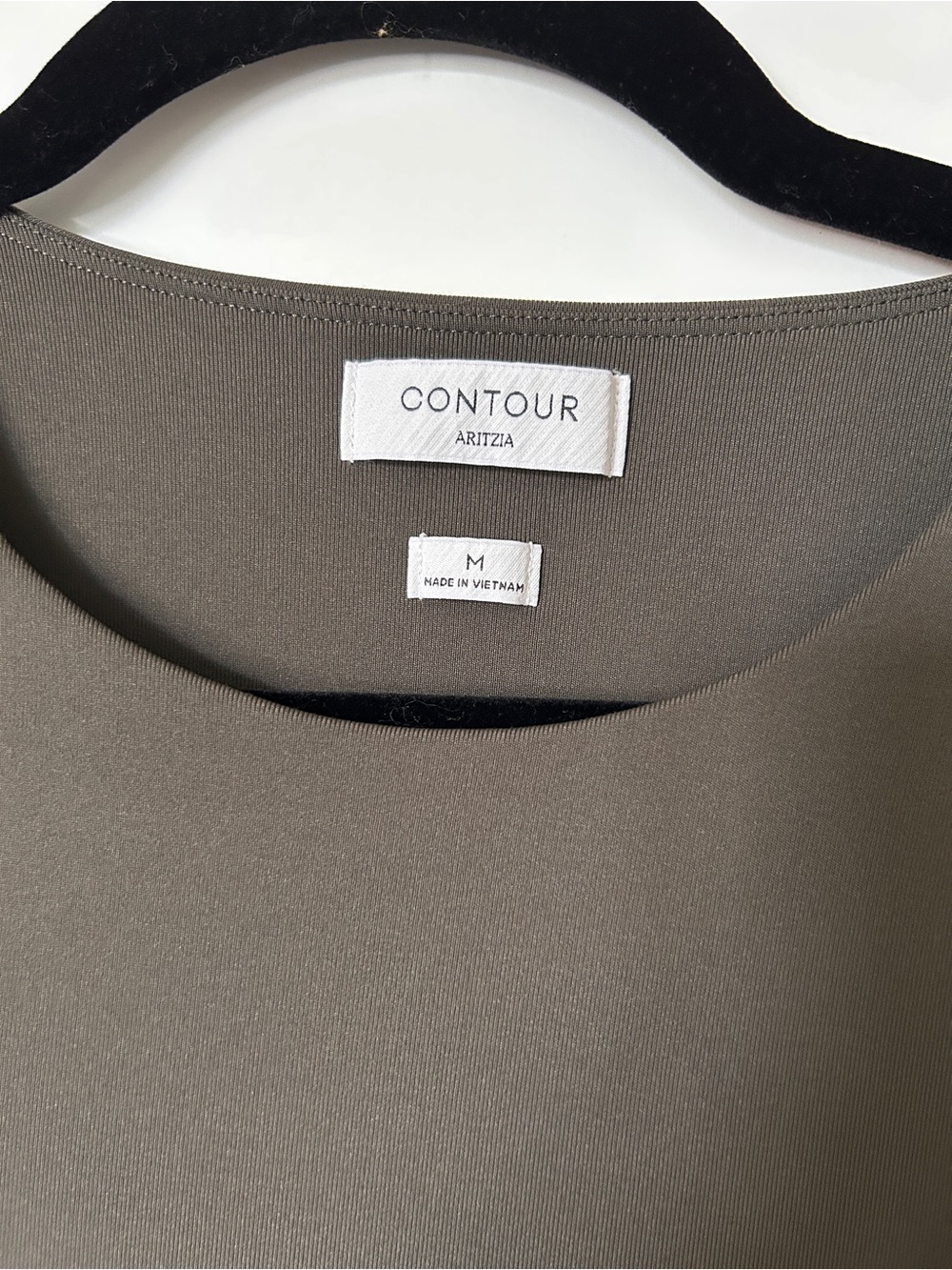 ARITZIA | Original Contour Marvel Crew T-Shirt | Olive Green | M - Picture 5 of 7